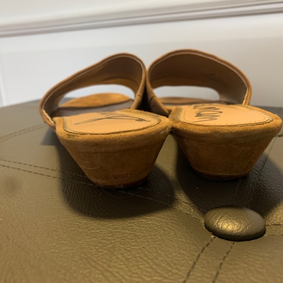 Camel Sandal - Picture 2 of 4